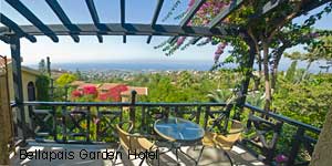 Blick vom Balkon im Hotel Bellapais Garden bei Girne in Nordzypern