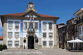 Das Rathhaus von Chaves in Portugal